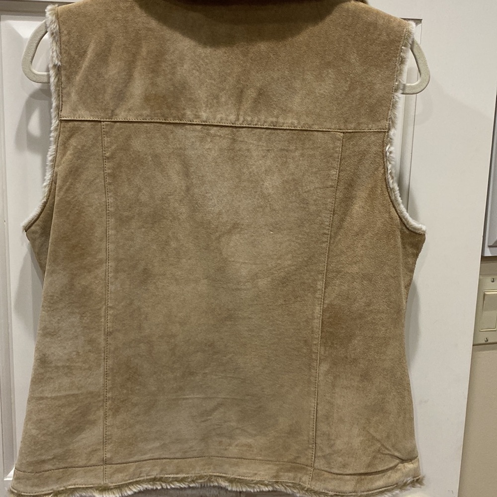 Vest - Picture 8 of 8